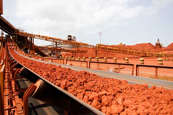 Bauxite_mining_aluminium